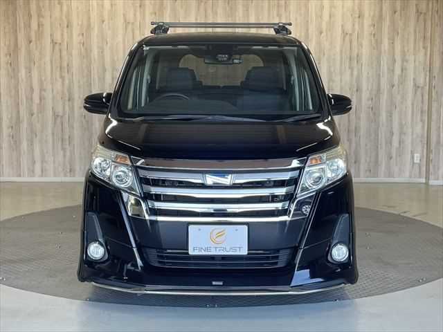 TOYOTA NOAH HYBRID 2016