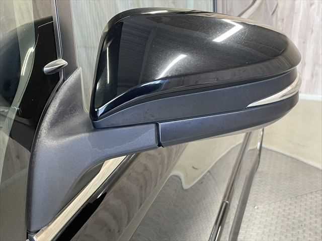 TOYOTA NOAH HYBRID 2016