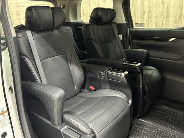 TOYOTA ALPHARD 2018