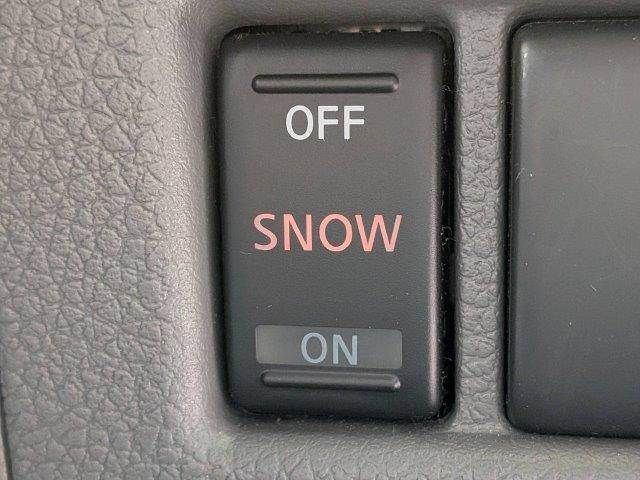 NISSAN NV350 CARAVAN 2017