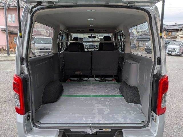 NISSAN NV350 CARAVAN 2017