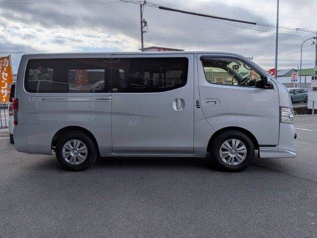 NISSAN NV350 CARAVAN 2017