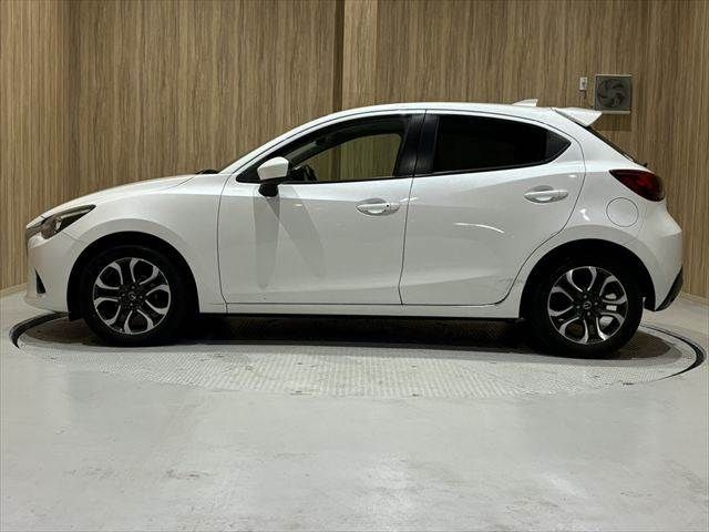 MAZDA DEMIO 2015