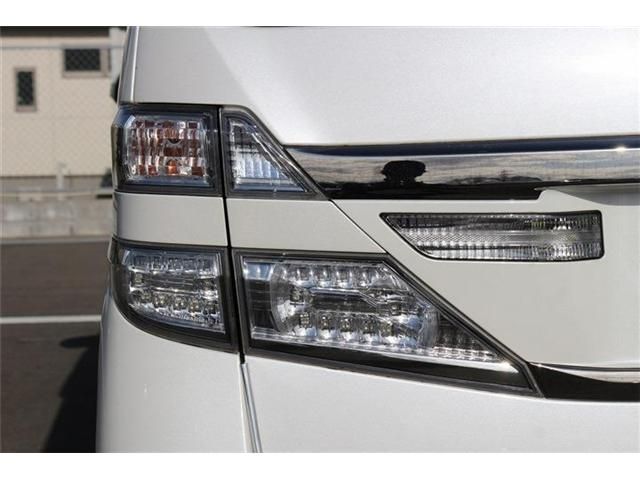 TOYOTA VELLFIRE  HYBRID 4WD 2014