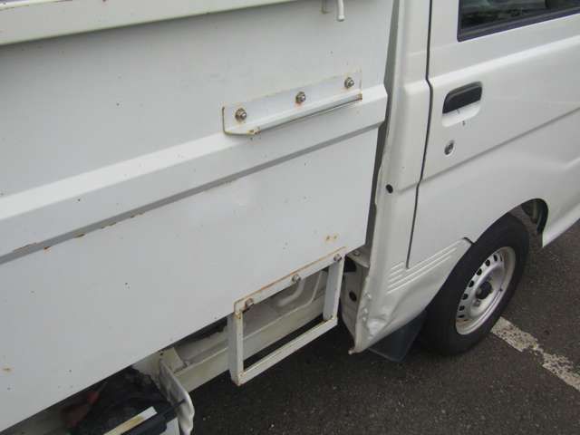 DAIHATSU HIJET dump 4WD 2013