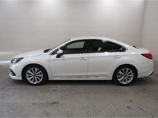 SUBARU LEGACY B4 2017
