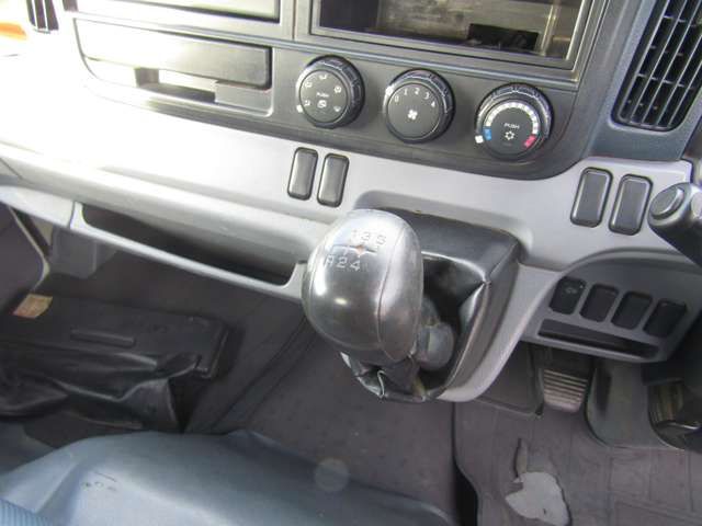 MITSUBISHI CANTER 2013