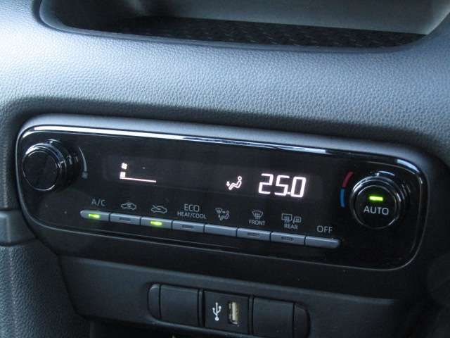 TOYOTA YARIS HYBRID 2021