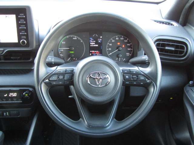 TOYOTA YARIS HYBRID 2021