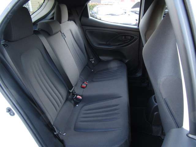 TOYOTA YARIS HYBRID 2021