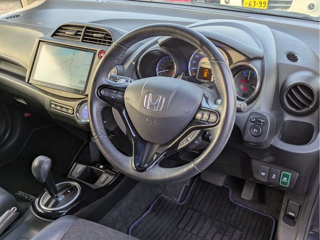 HONDA FIT SHUTTLE HYBRID 2014
