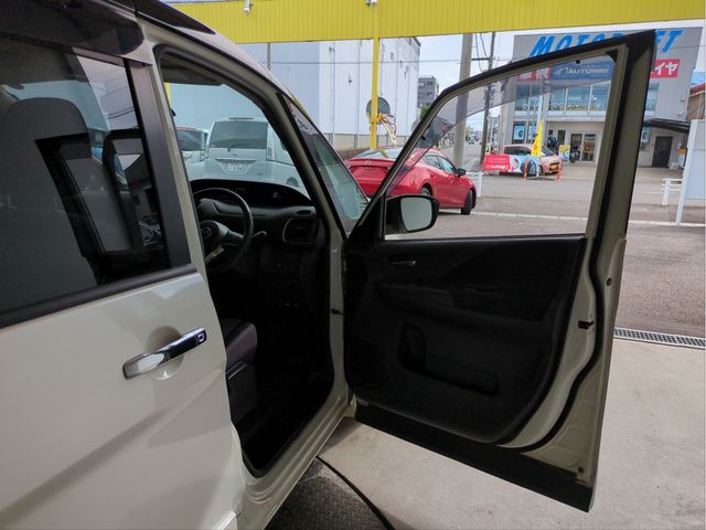 NISSAN SERENA  WG 2016