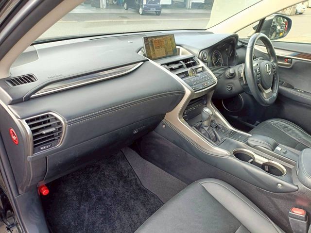 TOYOTA LEXUS NX300h 2014