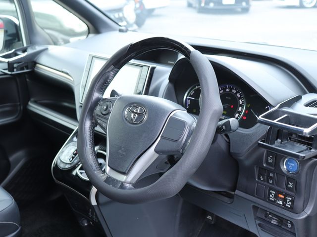 TOYOTA ESQUIRE HYBRID 2016