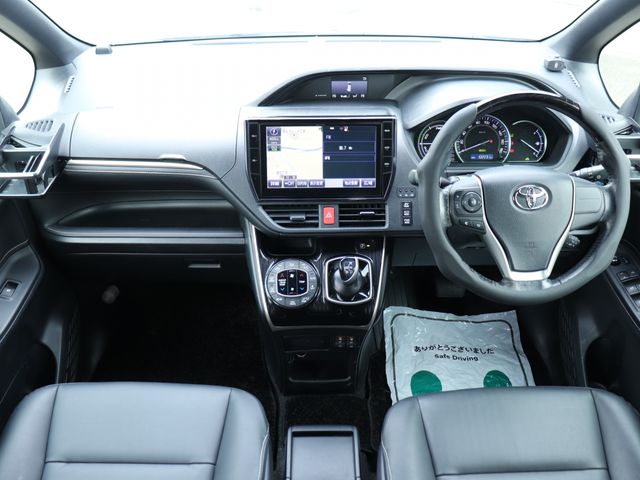 TOYOTA ESQUIRE HYBRID 2016