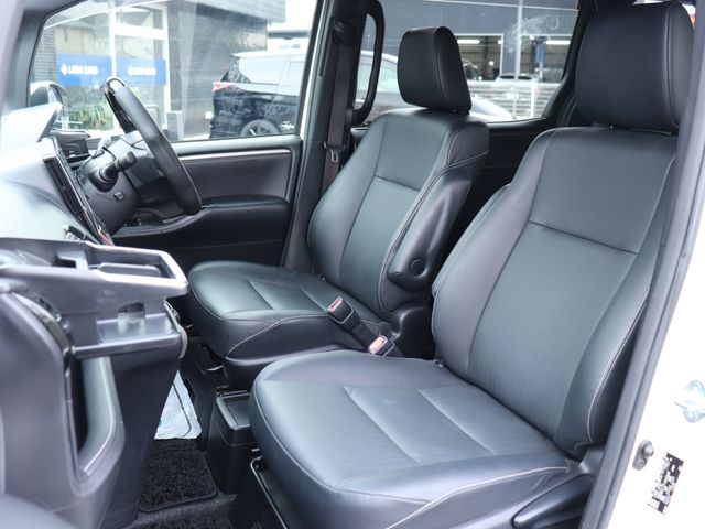 TOYOTA ESQUIRE HYBRID 2016