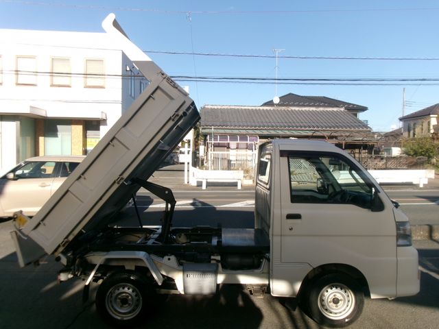 DAIHATSU HIJET dump 4WD 2013