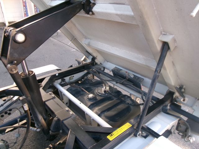 DAIHATSU HIJET dump 4WD 2013