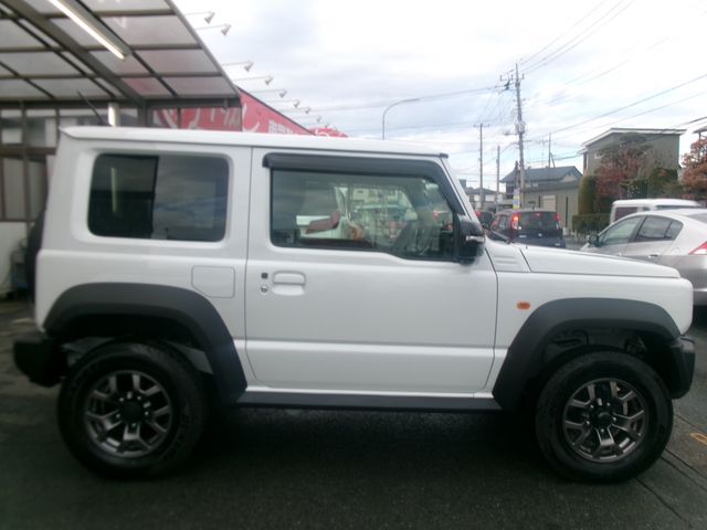 SUZUKI JIMNY SIERRA 2025