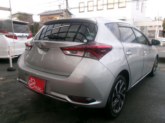 TOYOTA AURIS 2015