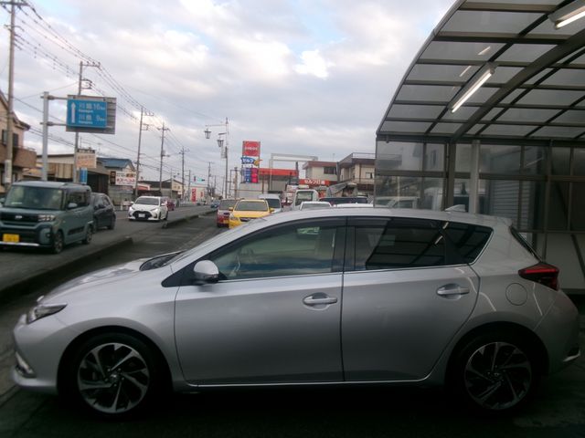 TOYOTA AURIS 2015