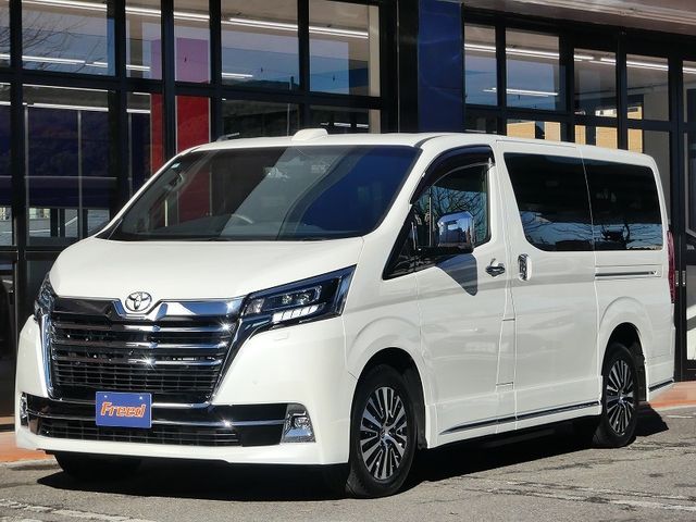 TOYOTA GRANACE 2023