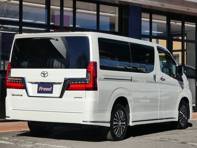 TOYOTA GRANACE 2023