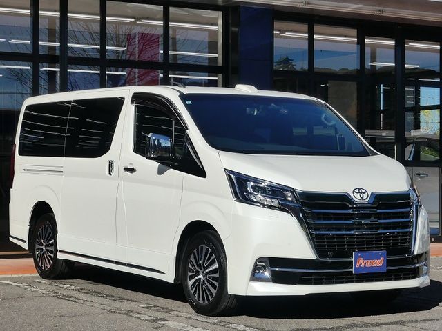 TOYOTA GRANACE 2023