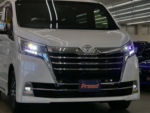 TOYOTA GRANACE 2023