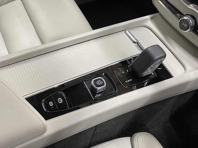 VOLVO VOLVO XC60 2022