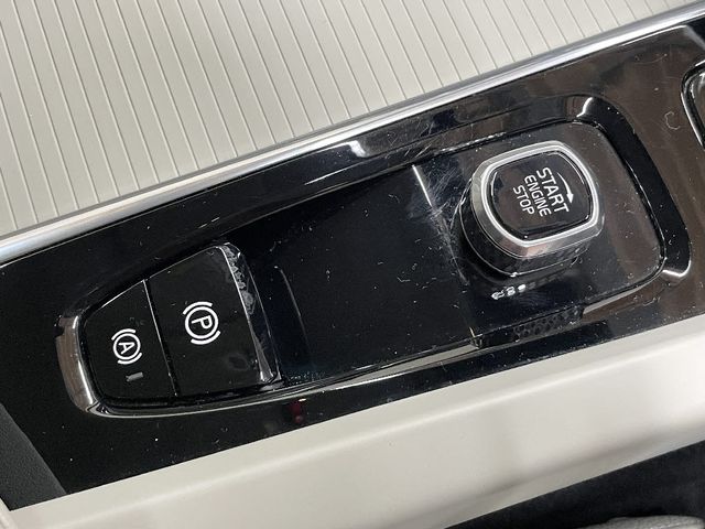 VOLVO VOLVO XC60 2022