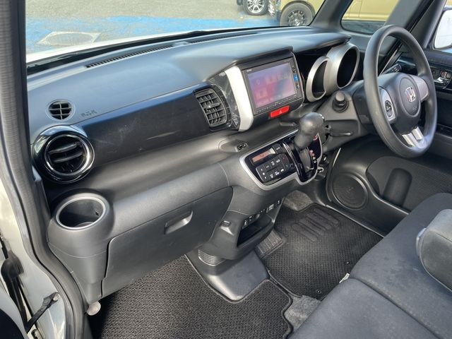 HONDA N BOX CUSTOM 2017