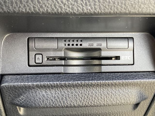 TOYOTA NOAH 4WD 2014