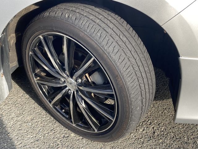 TOYOTA NOAH 4WD 2014