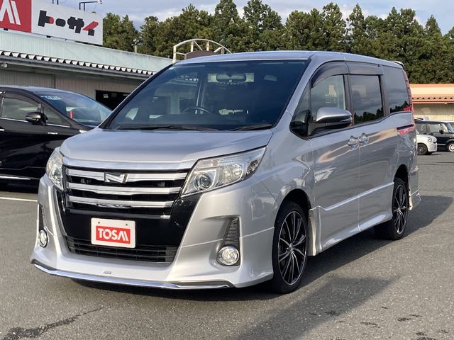 TOYOTA NOAH 4WD 2014