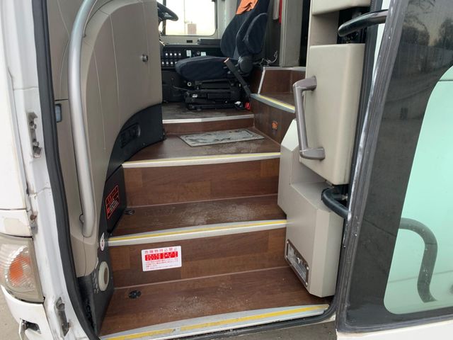 MITSUBISHI FUSOU AERO ACE 2012