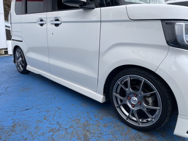 HONDA N BOX CUSTOM 2018