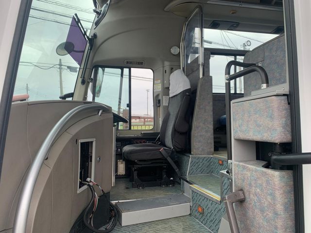 MITSUBISHI FUSOU AERO ACE 2009