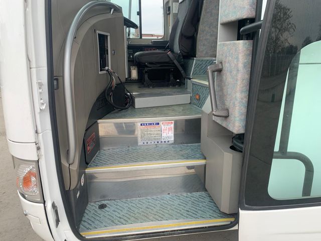 MITSUBISHI FUSOU AERO ACE 2009