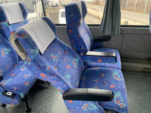 MITSUBISHI FUSOU AERO ACE 2009