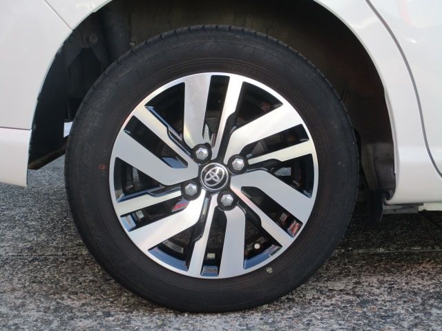 TOYOTA ROOMY 4WD 2017