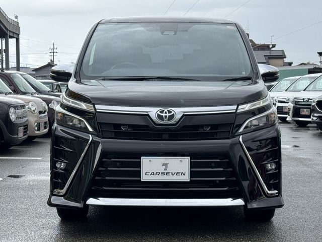 TOYOTA VOXY 2020