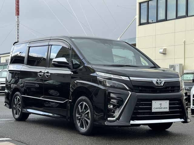TOYOTA VOXY 2020