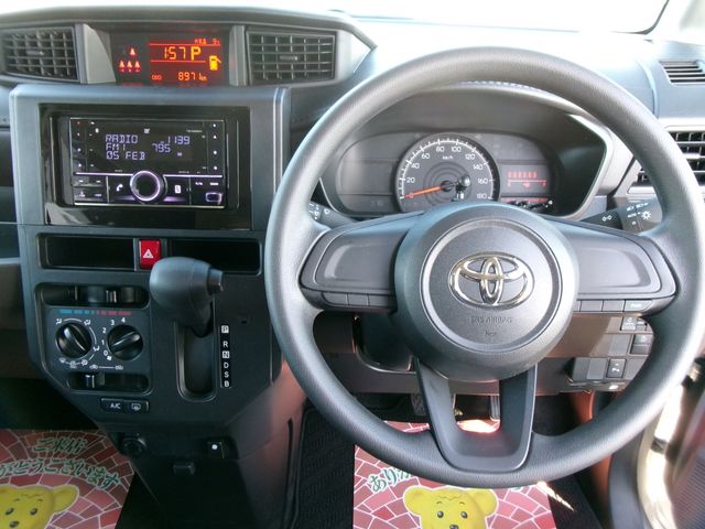 TOYOTA ROOMY 2023