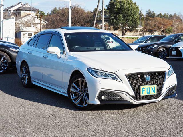 TOYOTA CROWN sedan hybrid 4WD 2021