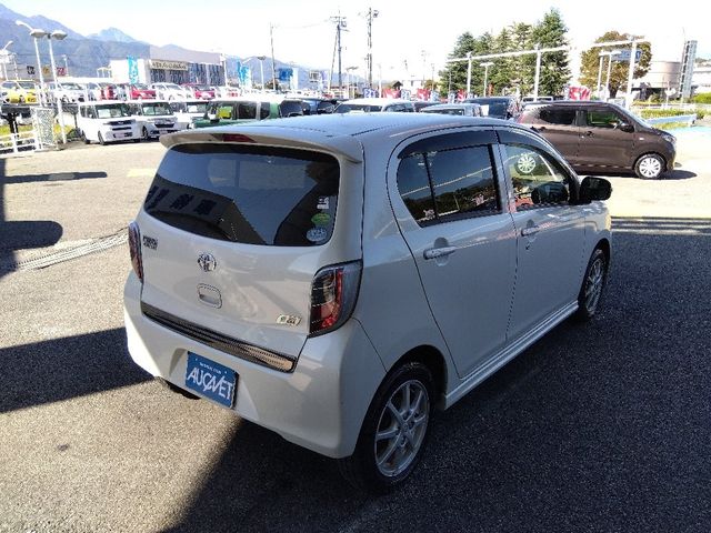 TOYOTA PIXIS EPOCH 2012