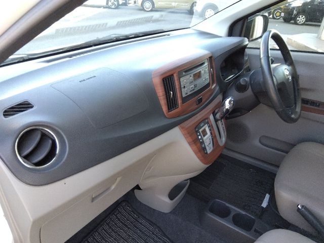 TOYOTA PIXIS EPOCH 2012