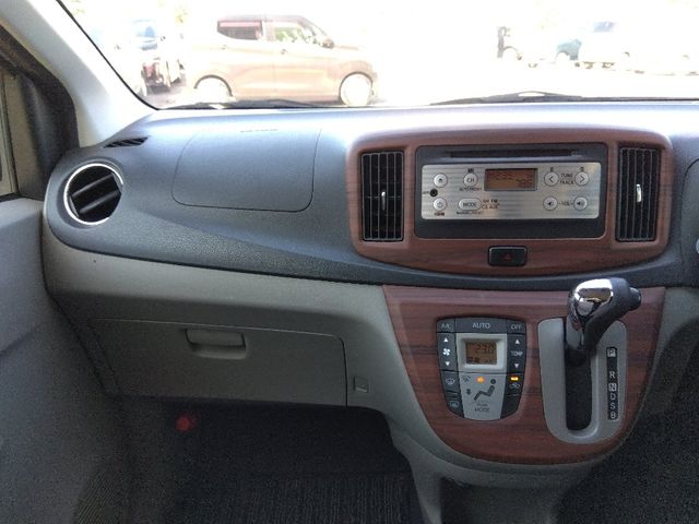 TOYOTA PIXIS EPOCH 2012