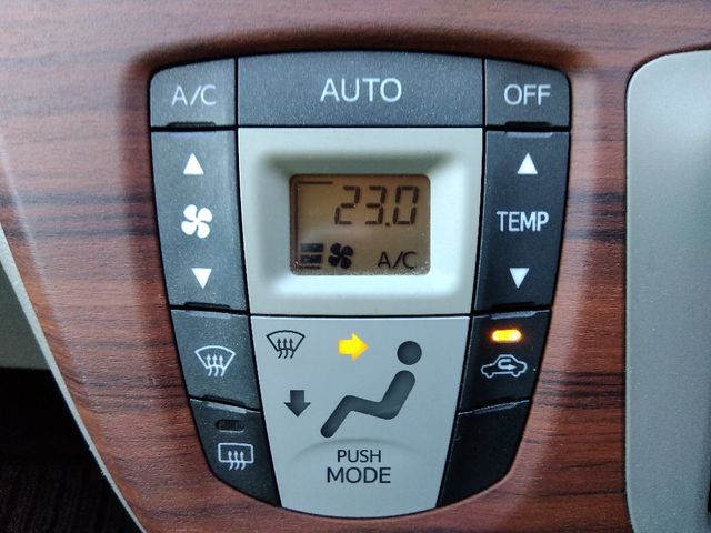 TOYOTA PIXIS EPOCH 2012