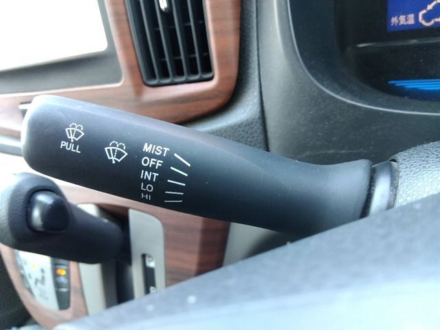 TOYOTA PIXIS EPOCH 2012